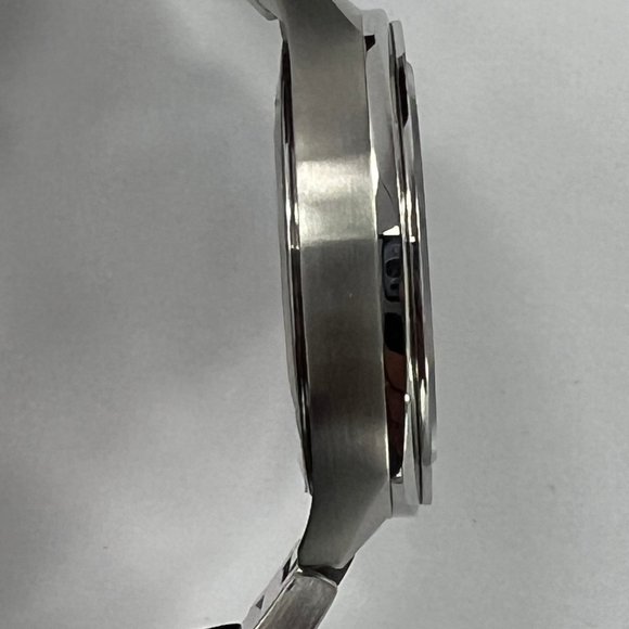 Authentic GUCCI GG2570 Swiss Blue Dial Stainless Steel Men's Watch YA142303 - Picture 8 of 8